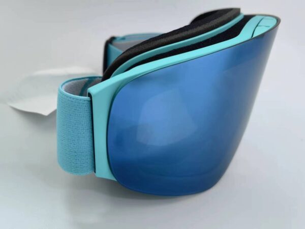 MB 6200 2024 flip magnetic ski oggles lens with helmet compatibility - Image 8