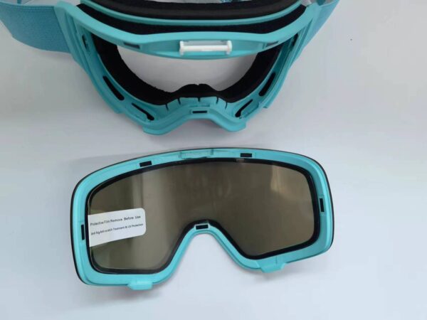 MB 6200 2024 flip magnetic ski oggles lens with helmet compatibility - Image 3